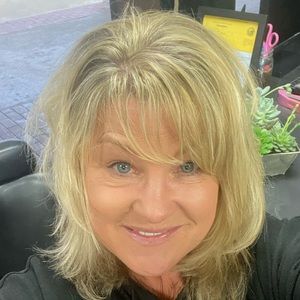 Meet your Posher, Deana